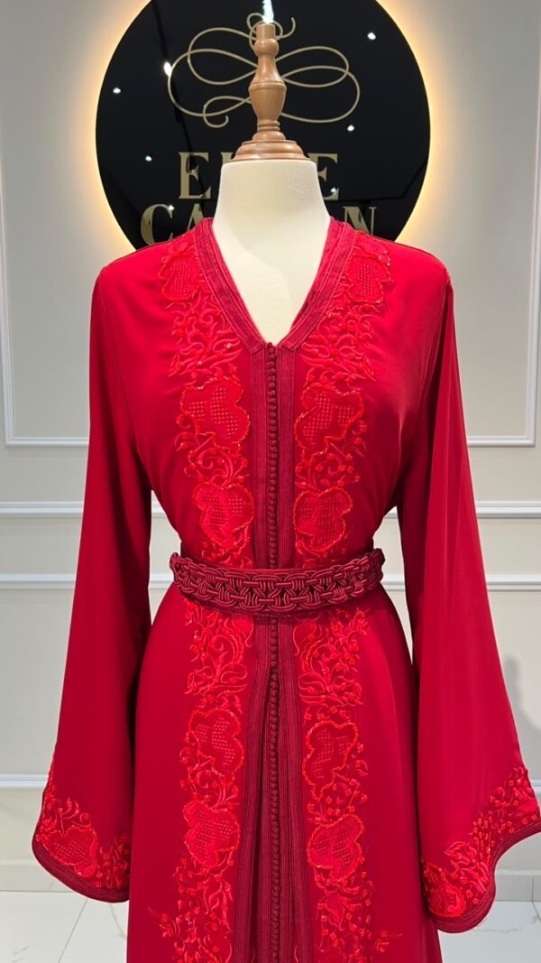 Takchita Rouge Brodée Ton sur Ton